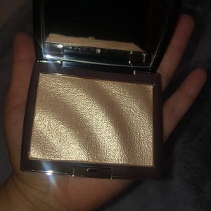 Anastasia Beverly Hills Amrezy Highlighter